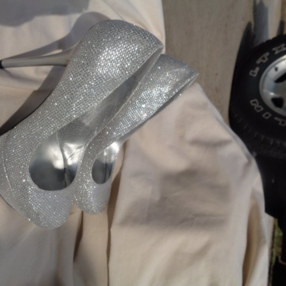 Iridescent platform heels NWT 7 1/2 - Picture 13 of 13